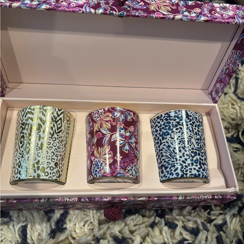 NEW ✨ Lilly Pulitzer Votive Candle Set of 3 in gorgeous magenta floral gift box - Picture 7 of 7